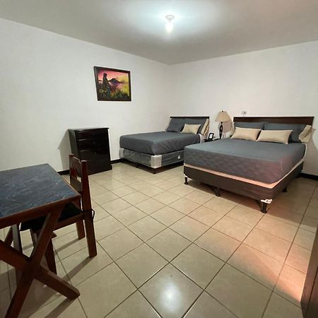 Judys Home - Bed And Breakfast Retalhuleu Pokój zdjęcie