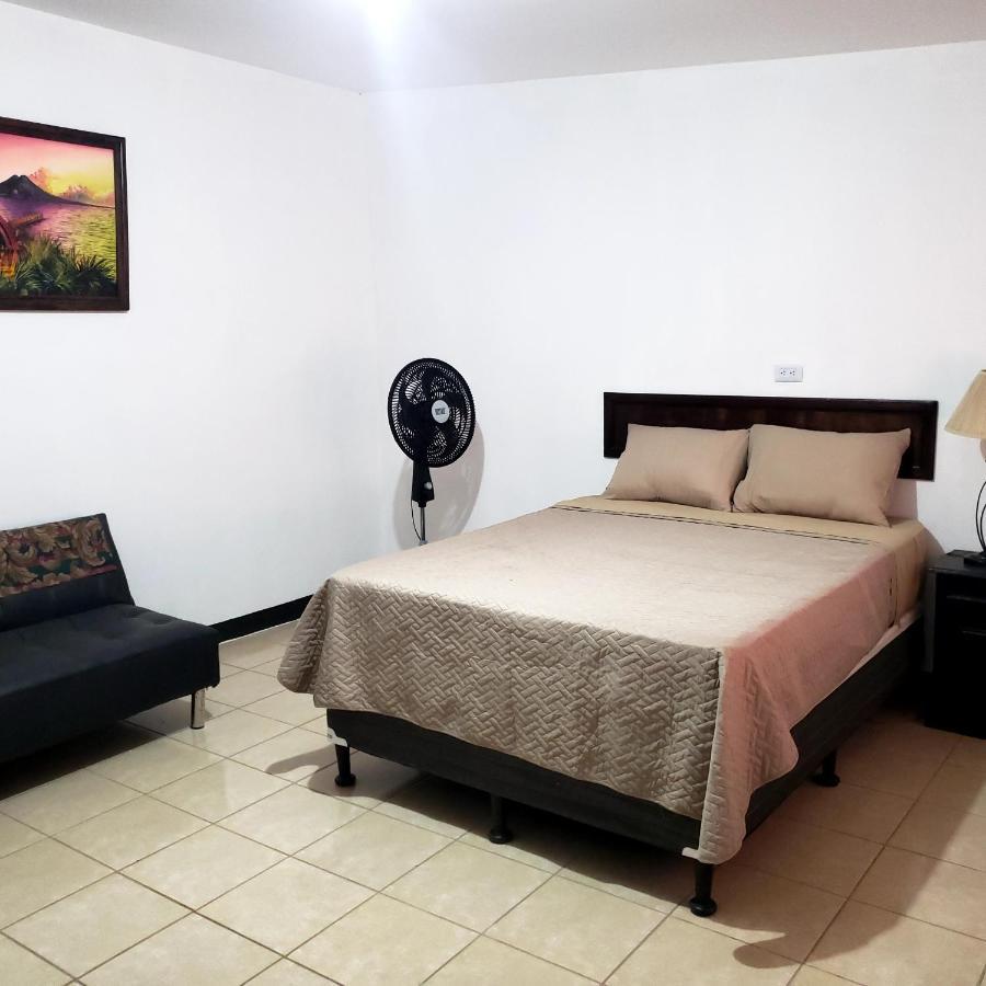 Judys Home - Bed And Breakfast Retalhuleu Zewnętrze zdjęcie