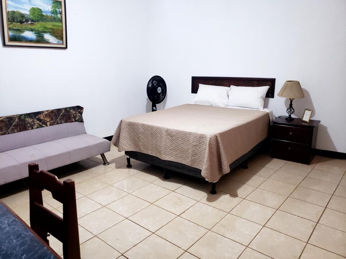 Judys Home - Bed And Breakfast Retalhuleu Zewnętrze zdjęcie