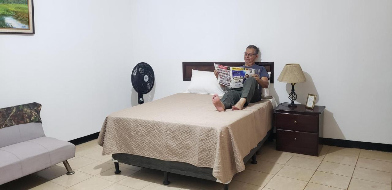 Judys Home - Bed And Breakfast Retalhuleu Zewnętrze zdjęcie