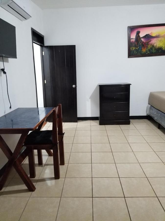 Judys Home - Bed And Breakfast Retalhuleu Zewnętrze zdjęcie